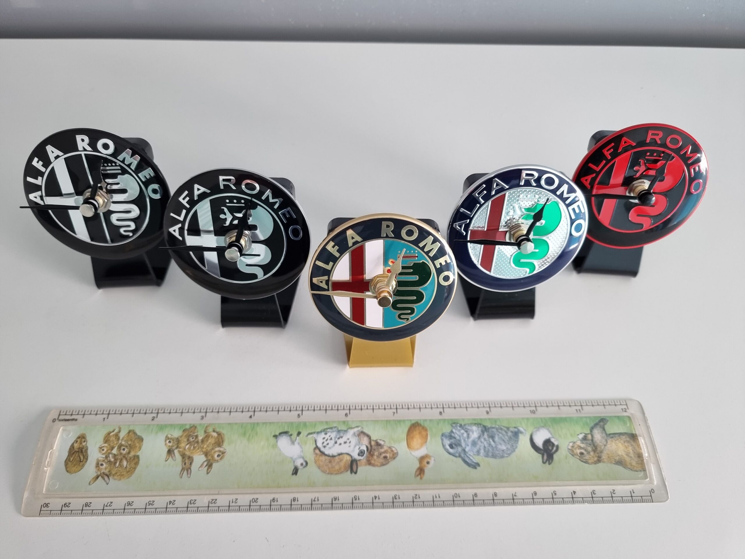 Alfa Romeo Table Top Desk Clock Car Badge & Stand Black Gold Green Red Owners Club Gift - Image 3