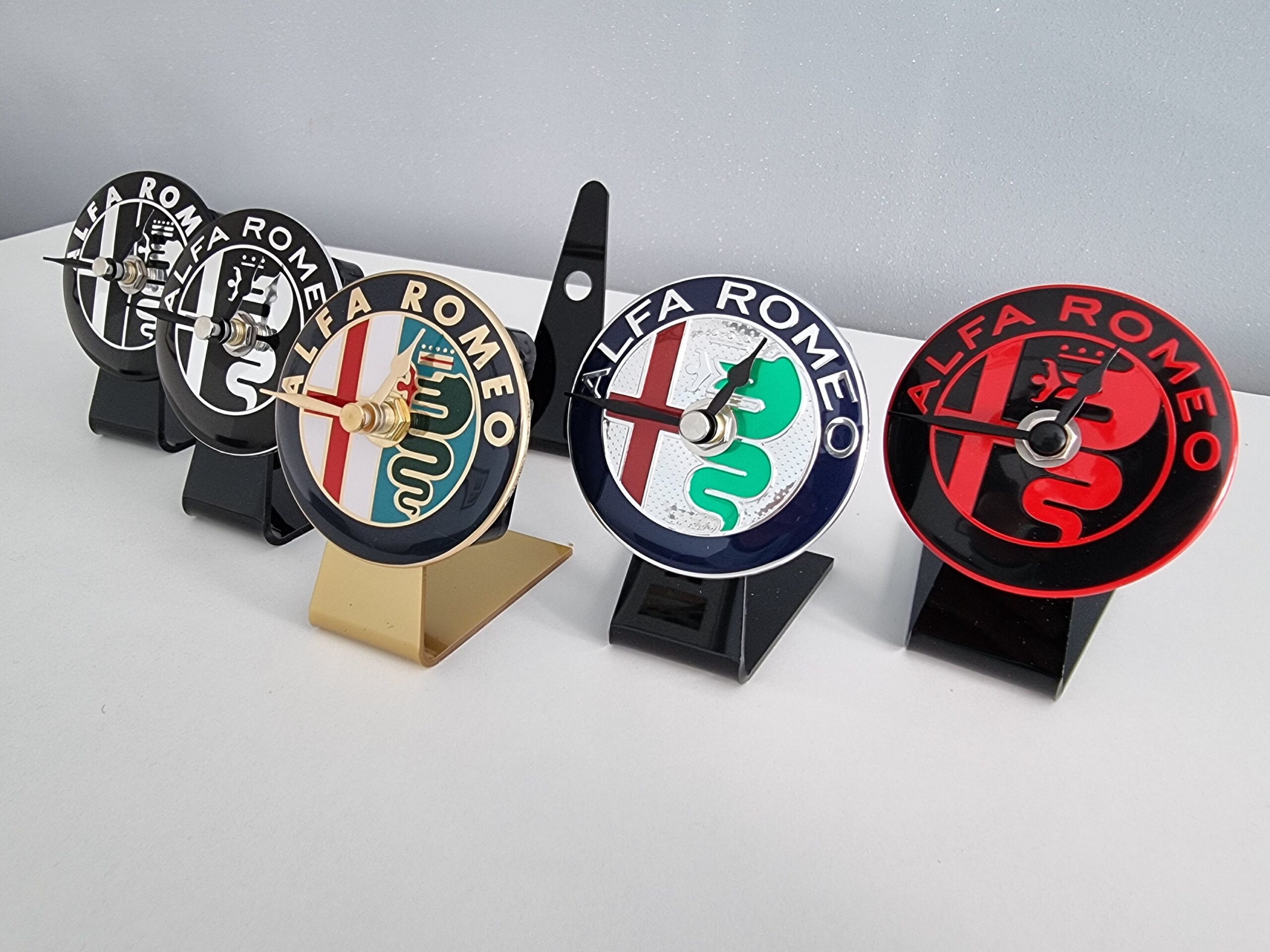 Alfa Romeo Table Top Desk Clock Car Badge & Stand Black Gold Green Red Owners Club Gift - Image 2
