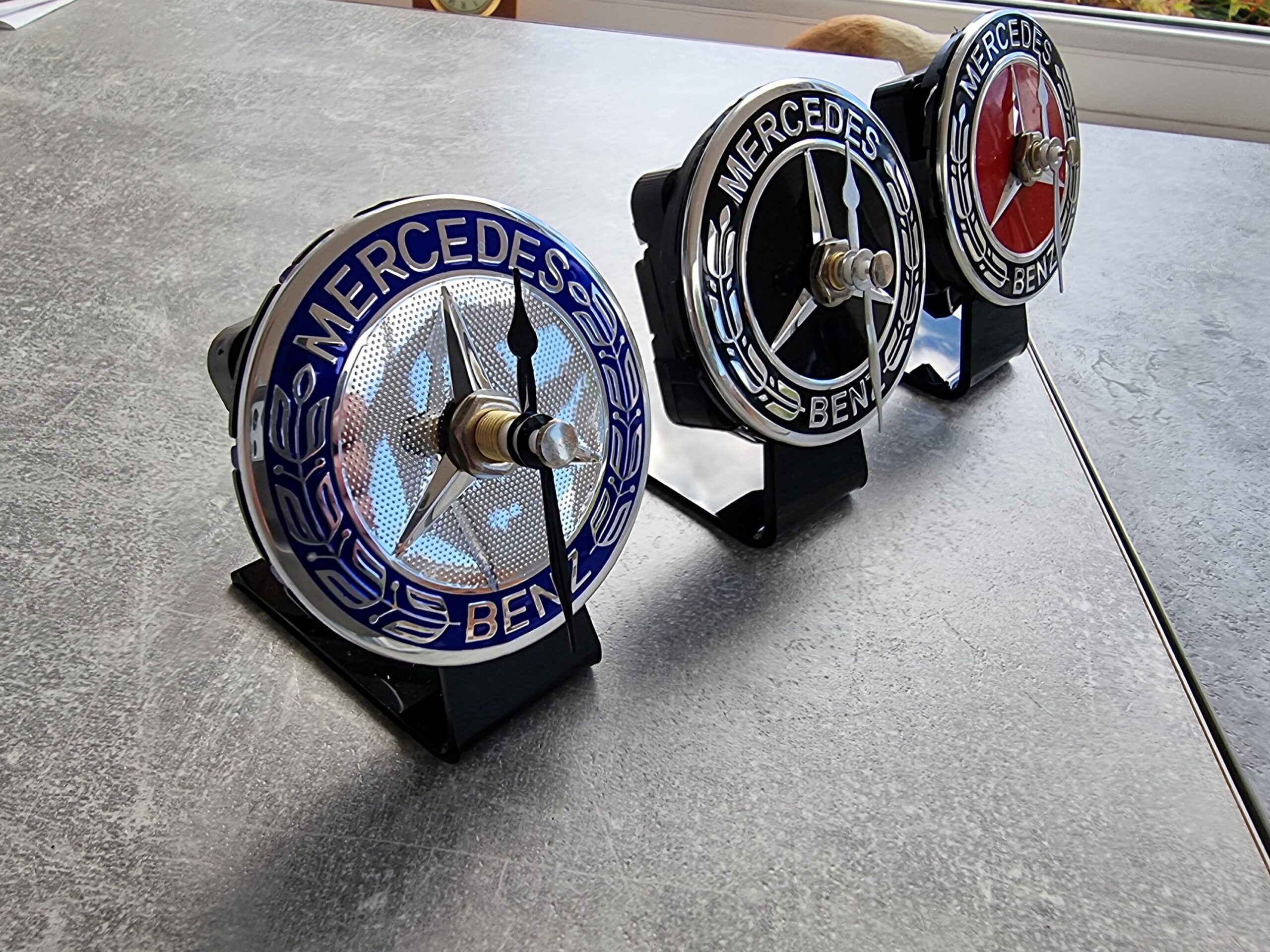 Handmade Mercedes Benz Car Badge Desk Clock: 72mm Quartz Movement - Image 6