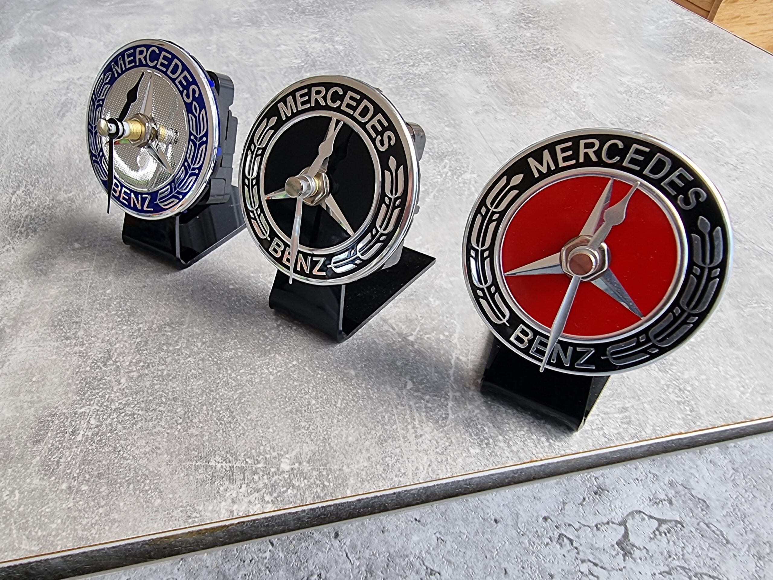 Handmade Mercedes Benz Car Badge Desk Clock: 72mm Quartz Movement - Image 5