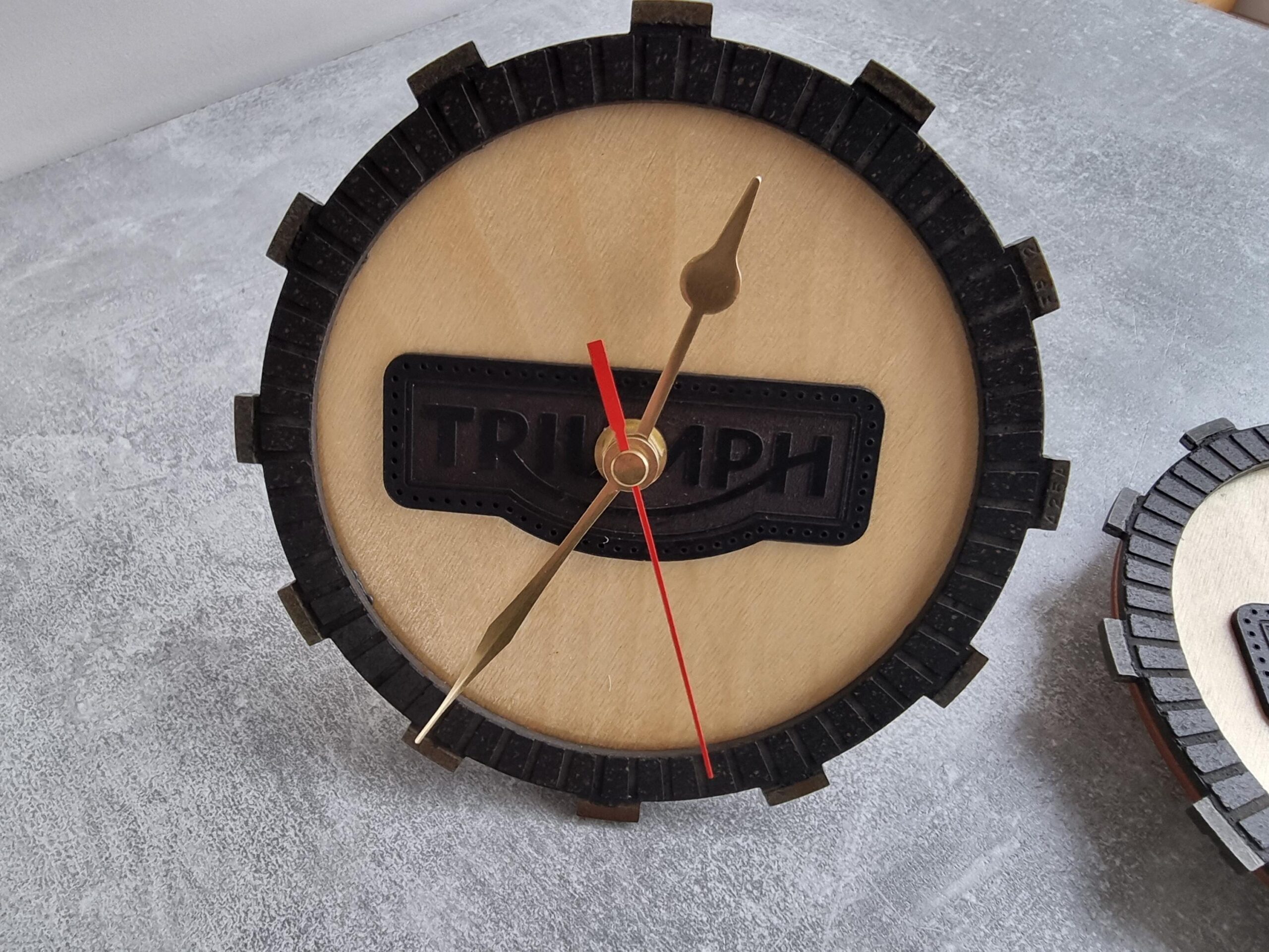 Triumph Trident Clutch / Friction Plate Wall or Desk Clock Motorcycle Owners Club / Enthusiast Gift - Image 3