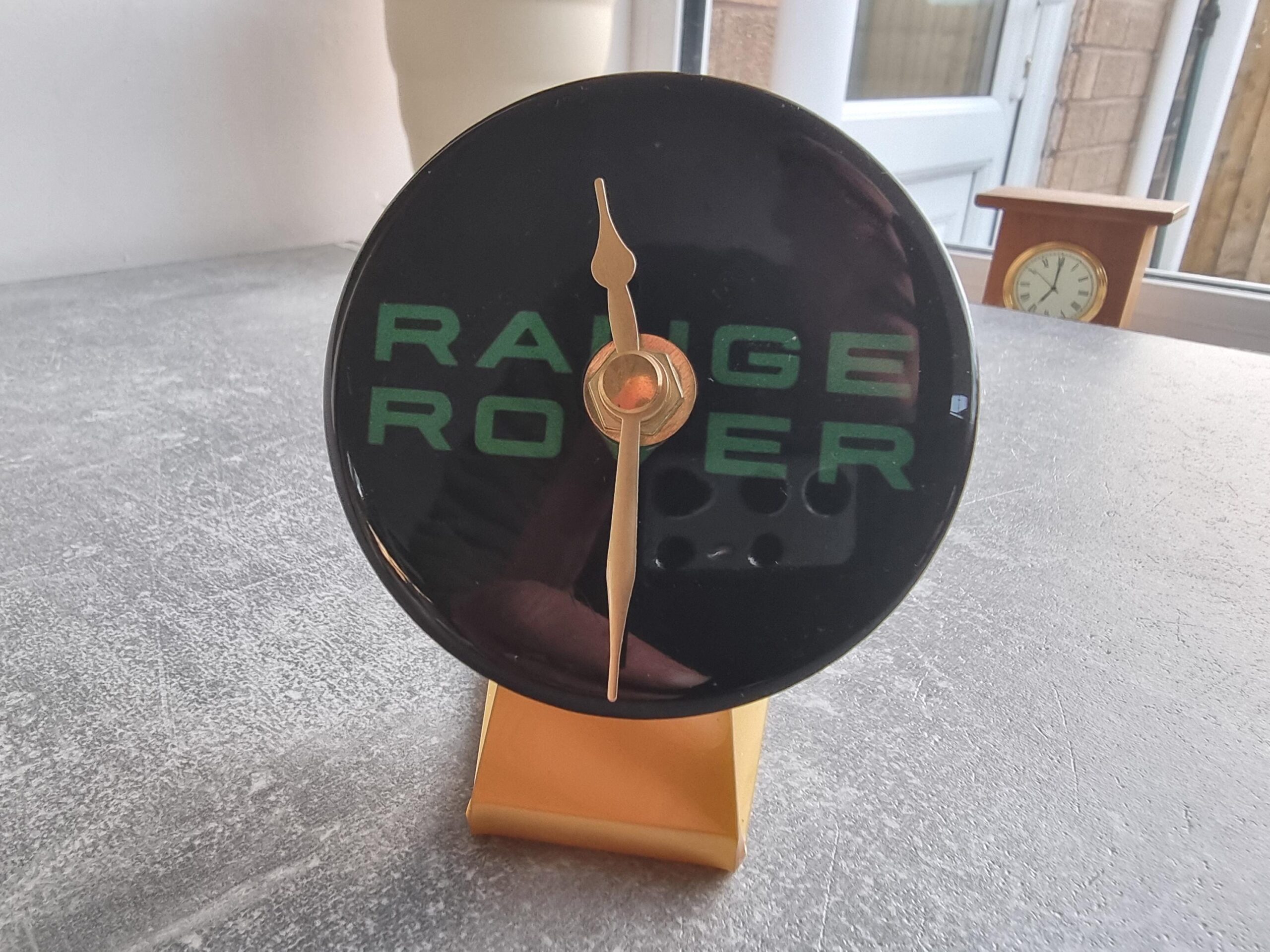 Range Land Rover Table Desk Top Clock 82mm Car Wheel Badge Emblem Owners Club - Image 3
