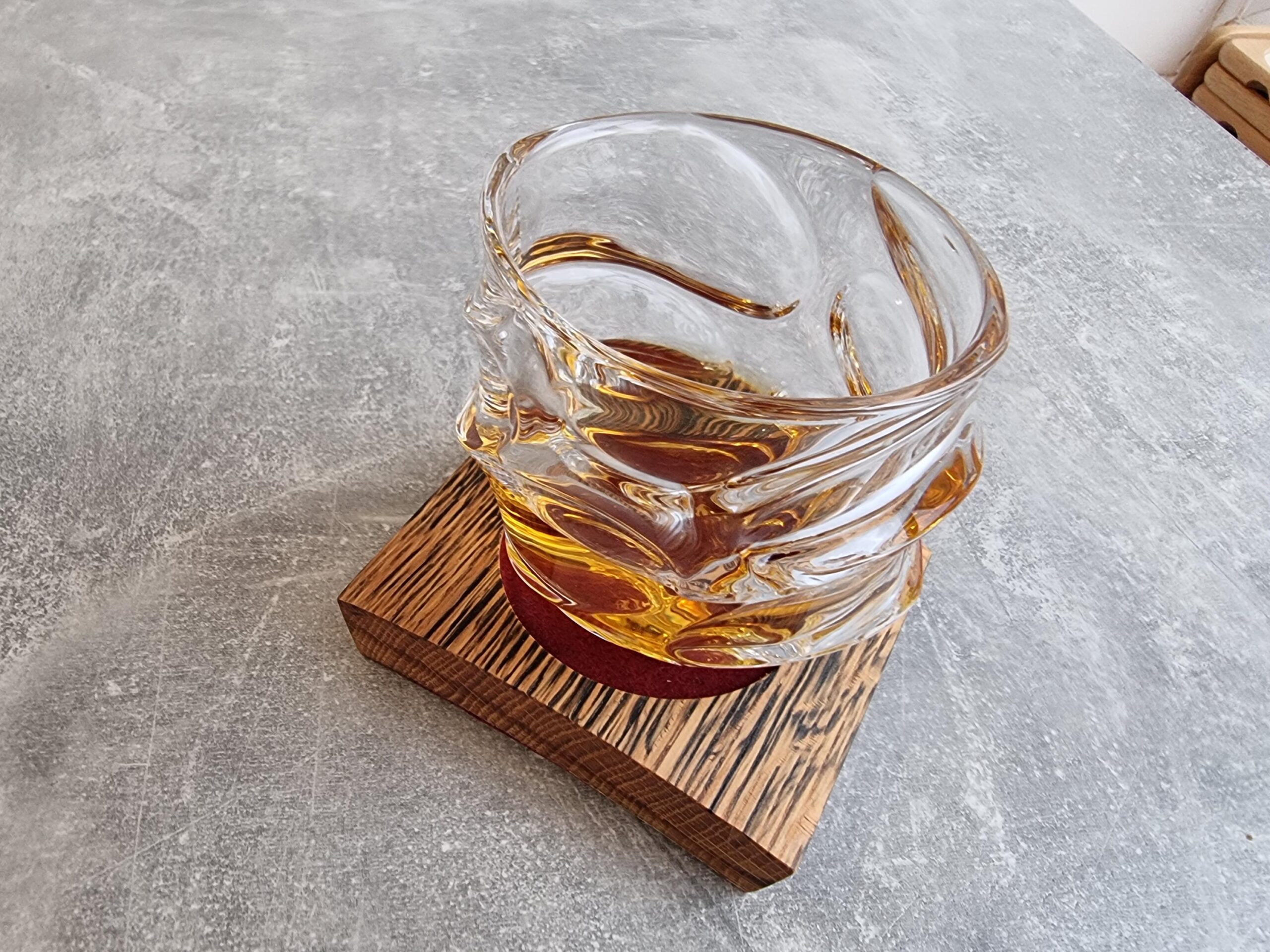Loch Lomond Oak Whisky Barrel Set: Clock, Coaster, Bottle Opener - Image 8