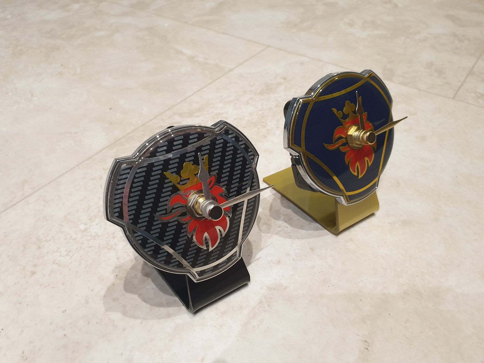 Scania HGV Lorry Grill Badge Table / Desk Clock Handmade Lorry Enthusiast Christmas Gift - Image 2