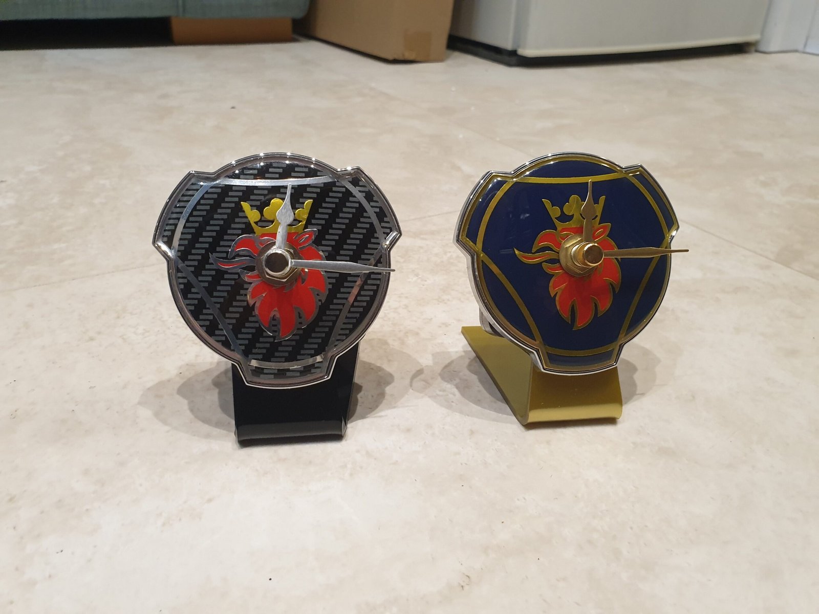 Scania HGV Lorry Grill Badge Table / Desk Clock Handmade Lorry Enthusiast Christmas Gift - Image 3